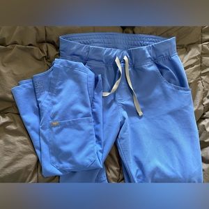 Figs scrubs set sz M (4)